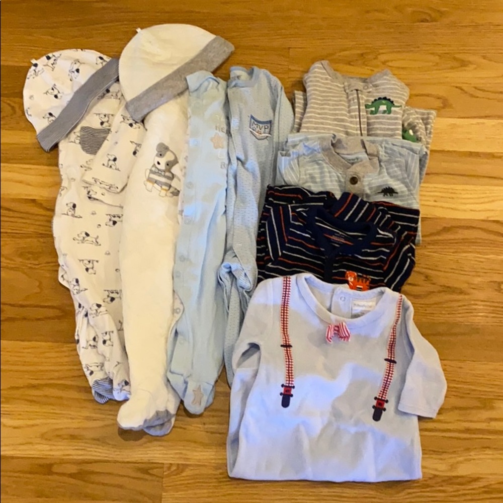 8 beautiful boy onesies Size 9 months